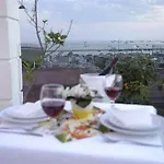 셈볼 호텔 3*