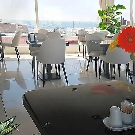 Hotel Sembol 3*