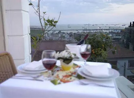 Sembol Hotel 3*
