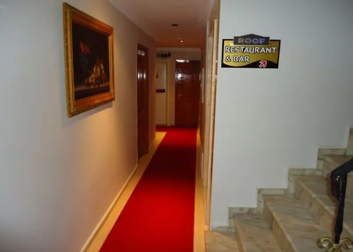 Hotel Sembol 3*
